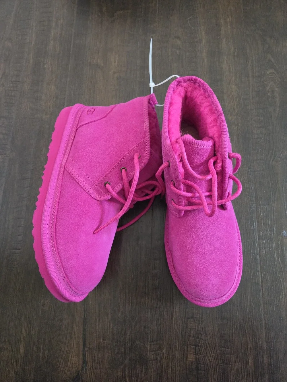 UGG Neumel Hot Pink Suede Boots Youth 6 / Women’s 8 New Without Box